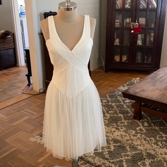 BCBGMaxAzria Dresses & Skirts - BCBGMAXAZRIA gorgeous white dress.